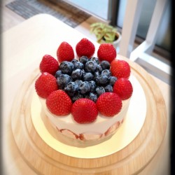 草莓慕斯蛋糕（季節限定）